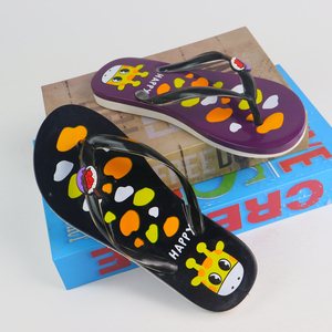 Tongs bon marché pour les vacances à la plage d'été, tongs personnalisées nécessaires, tongs unisexes décontractées du quotidien - Product Image 1