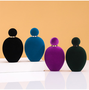 Nuevo Perfume en Atomizador de 100 ml con Tapa de Aleación de Zinc y Tacto de Terciopelo sobre Vidrio Transparente - Product Image 2