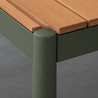 Table de jardin extensible avec plateau en lattes de bois, structure en métal vert olive, mobilier de patio pour jardin