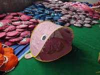 Tenda Pantai Pop Up Tipe Straight Bracing untuk 2 Orang, Perlindungan UV, Satu Kamar Tidur, untuk Musim Panas dan Aktivitas Luar Ruangan