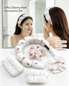 Ensemble de bandeaux spa à pois cerise mignons avec chouchou assorti et pince à cheveux fleurie pour le soin de la peau, le lavage du visage, le spa, le maquillage et le yoga - Product Image 1