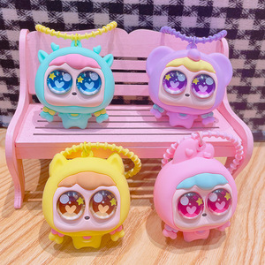 Llavero de Muñeca Bebé de Ojos Grandes, Juguete Sensorial de PVC Blando, Juguete Antiestrés de Dibujos Animados, Regalo para Aliviar el Estrés - Product Image 1