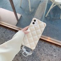 Étui de téléphone de luxe à bandoulière avec chaîne scintillante et diamants pour iPhone 15 Pro Max 16 13 14 11 12 avec cordon et support de téléphone