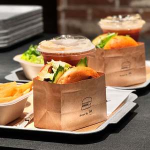 Emballage pour hamburgers et pizzas écologiques résistant à la graisse avec logo personnalisé imprimé Sac en papier kraft pour hamburgers - Product Image 1