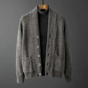 शरद ऋतु और सर्दी के नए स्वेटर पुरुषों के कैज़ुअल पुरुषों के कार्डिगन निटवेअर ट्रेंड व्यक्तित्व फैशन स्वेटर कोट पुरुषों के ट्रेंड