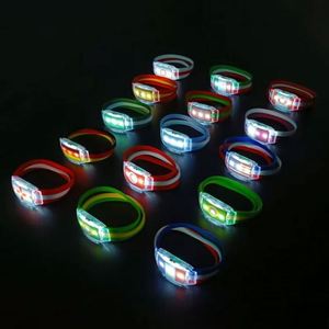 Pulsera de Silicona con Luz LED y Bandera de País Personalizada para Fanáticos del Fútbol, Venta al Por Mayor - Product Image 4