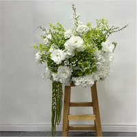 Bouquet de fleurs artificielles moderne pour mariage, thème blanc et vert, 70 cm, grande fleur d'allée avec guirlande suspendue pour décoration d'autel