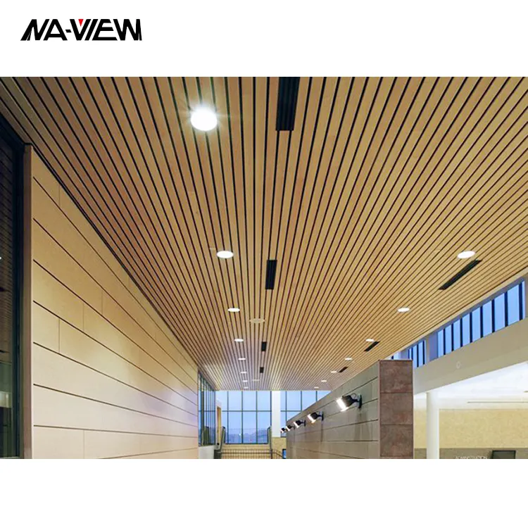 Aanpasbare Houten Nerf Aluminium Strip Plafond Voor Decoratie Gepoedercoat Voor Warmte-Isolatie Op De Luchthaven