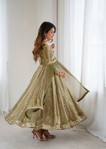 Oferta Especial: Vestido de Fiesta de Seda Fandy con Bordado de Lentejuelas Pesadas, Dupatta y Conjunto de Pantalón Listo para Usar, Venta al por Mayor - Product Image 2