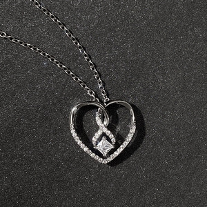 Collana Minimalista da Donna con Ciondolo a Cuore, Catena Scintillante in Stile Coreano, Gioiello Regalo - Product Image 6