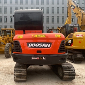 Excavadora de cadenas pequeña usada Doosan DX60-9S, excavadora hidráulica pequeña de 6 toneladas para trabajos municipales y de jardinería - Product Image 3