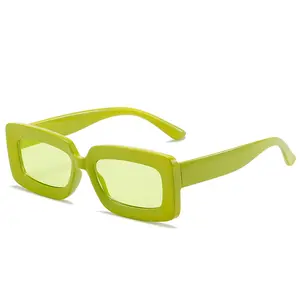 Özel Logo kare dikdörtgen Trendy Retro sürüş güneş gözlüğü UV400 küçük Vintage plastik dikdörtgen güneş gözlüğü
