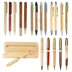 Set di Penne Stilografiche in Legno di Faggio con Portapenne, Regalo per Studenti, Penna Incisa in Legno - Product Image 4