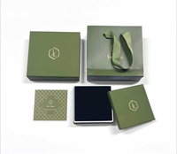 Carton recyclable de taille personnalisée boîte-cadeau magnétique de luxe estampage à l'or logo sac rigide à fermeture magnétique gaufré à couvercle rigide