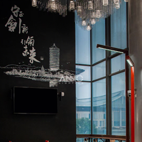 Lustre en verre suspendu ANNO Luxury Villa Branch, lumière LED en verre personnalisée pour hall d'escalier
