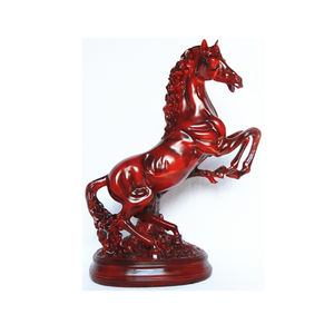 Moderne Rode <span class=keywords><strong>Polyresin</strong></span> Sculptuur Woondecoratie Paard Beeldjes - Product Image 1