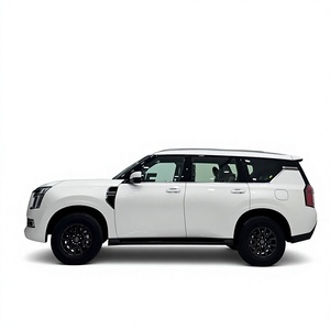 Nissan Patrol VII SUV Blanc Vue Avant Modèle 2026 Platine Diesel Automatique Intérieur Clair Sièges en Cuir 6 Places Éclairage LED - Product Image 3
