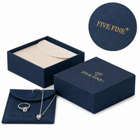 Boîte à bijoux en carton rigide mat embossé, faite à la main, de luxe, avec taille et logo personnalisés pour l'emballage de colliers, bagues et cadeaux