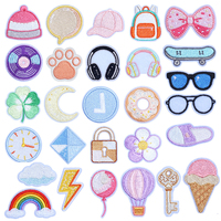 Nouvelles Patchs Brodés Autocollants Mignons Horloge Casque Lunettes Chapeau Sac à Dos Crème Glacée Nœud Fleur Tasse pour Décoration