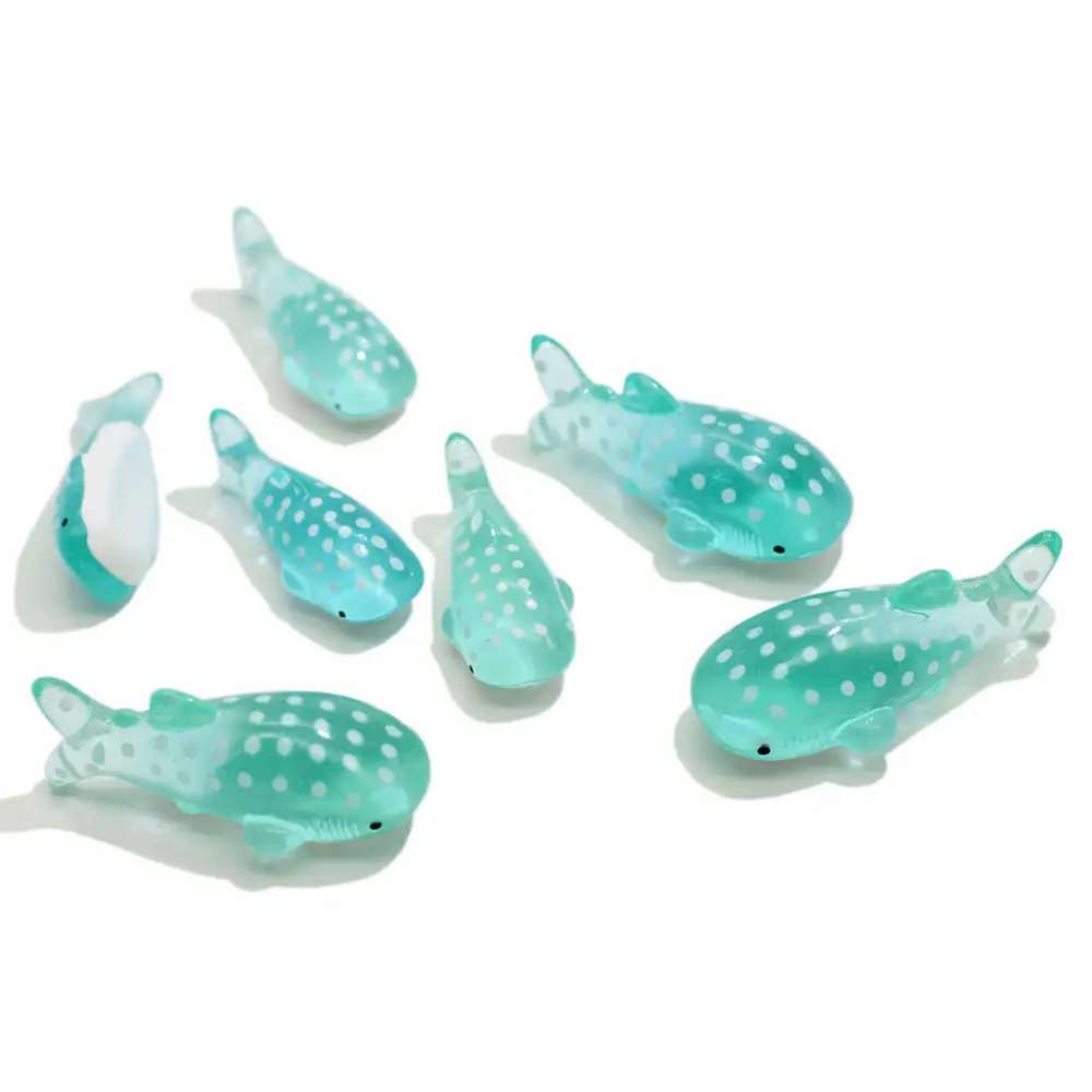 Pouco brilhante de Resina Linda Baleia Kawaii Cabochão Em Miniatura Artesanal de Peixes Ofício da Resina Para DIY