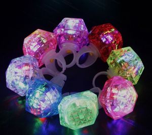 Кольца со светодиодным освещением для девичника, сувениры, бриллиантовое кольцо для дня рождения, свадьбы, вечеринки, аксессуары, мигающее кольцо на палец - Product Image 4