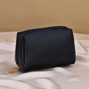 Custom Stylish Brown Girls Soft Pu Leather Waterproof Cosmetic Pouch Make up Travel Pouch - Product Image 4
