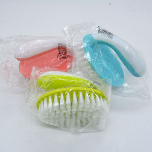 Cepillo de limpieza con mango y cerdas de nailon suaves para limpieza del hogar, cuerpo de plástico - Product Image 2