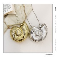 Sac de soirée tendance Aimiqi en forme de coquille 2026 – Nouveau sac bandoulière brillant à chaîne avec fermoir à loquet – Fabriqué en Chine