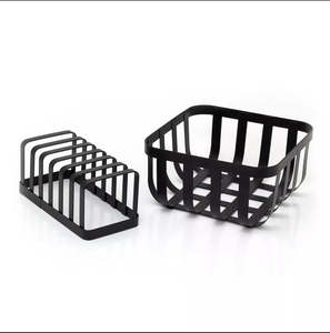 Porte-toasts à 6 tranches et panier à <span class=keywords><strong>fruits</strong></span> carré Rangement à domicile Organisateur en métal Ensemble Fer noir Essentiels de cuisine - Product Image 1