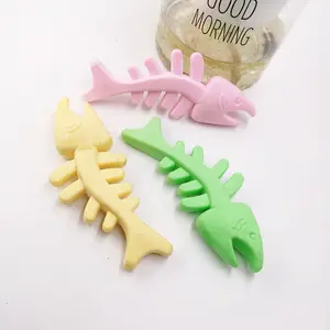 Fish bone shape pet cat dog chew toys puppy squeaky toy rubber chew sound fetching pet funny training toys