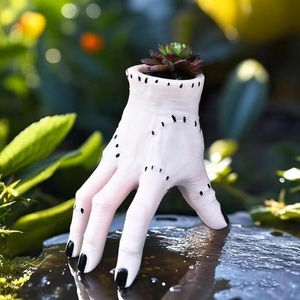 Yasdon hecho a <span class=keywords><strong>mano</strong></span> adorno de jardín de Halloween maceta de plástico transfronteriza maceta suculenta Horror planta de Palma Photo Booth Props - Product Image 3