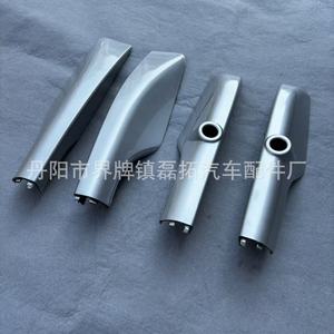 ฝาครอบแร็คหลังคาสำหรับรถยนต์โตโยต้าแลนด์ครุยเซอร์ LC200 สีเงินดำ วัสดุ ABS พร้อมรูสำหรับติดตั้งบนหลังคา - Product Image 4