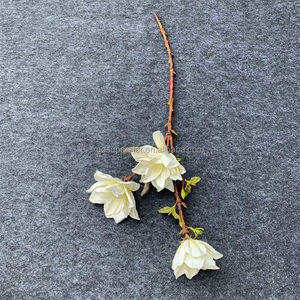 Fleur artificielle de haute qualité A-366 à 3 têtes, <span class=keywords><strong>magnolia</strong></span> <span class=keywords><strong>blanc</strong></span> au toucher réel pour les décorations de mariage, de Noël et de remise de diplômes - Product Image 6