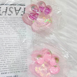 Jouet Squishy Patte de Chat Fraise Bestseller – Fait Main, Anti-Stress, Aspect Comestible, Unisexe, DIY TikTok - Product Image 4
