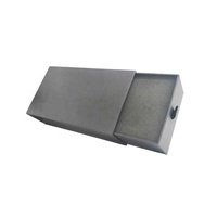 Boîte d'emballage de coque de téléphone en carton personnalisé OEM avec revêtement UV gaufré et doublure en éponge pour iPhone