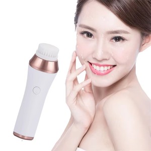 Cepillo de Limpieza Facial Eléctrico Giratorio de Silicona 360°, Cepillo Exfoliante Facial Recargable - Product Image 1