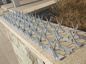 Púas Antiescalada para Muros - Tiras de Púas Afiladas de Alta Seguridad para la Parte Superior de Muros y Vallas - Product Image 5