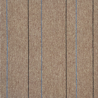 Dalles de moquette rayées en polypropylène avec support bitumineux, solution de revêtement de sol modulaire classique pour la maison, les centres commerciaux et les bureaux