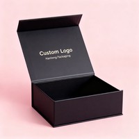 Caja rígida negra personalizada de alta calidad, embalaje personalizado plegable, caja rígida de cartón, caja de regalo para ropa con tinta de soja