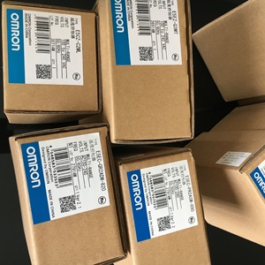 ตัวควบคุมอุณหภูมิ Omron E5EC 100-240VAC ระบบอัตโนมัติอุตสาหกรรมแบบหลายช่วง - Product Image 1