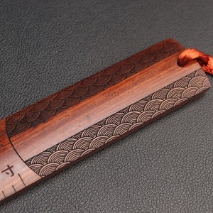 Regla Recta de Madera de Palisandro de 18 cm con Borla para Regalo de Profesor y Uso Disciplinario - Product Image 3