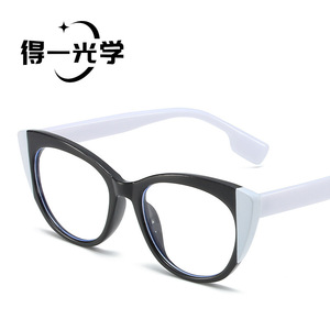 แว่นตา De Yi Optics ลายเสือดาว ขอบสีแดง กรอบสี่เหลี่ยม ป้องกันแสงสีฟ้า สำหรับผู้หญิง เลนส์ PC กรอบกว้าง บริดจ์ขนาดกลาง - Product Image 4