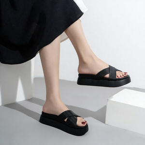 Chaussures d'extérieur pour femmes en cuir véritable, antidérapantes, style urbain tendance, dessus en cuir de vachette (4,5 cm), printemps/automne - Product Image 1