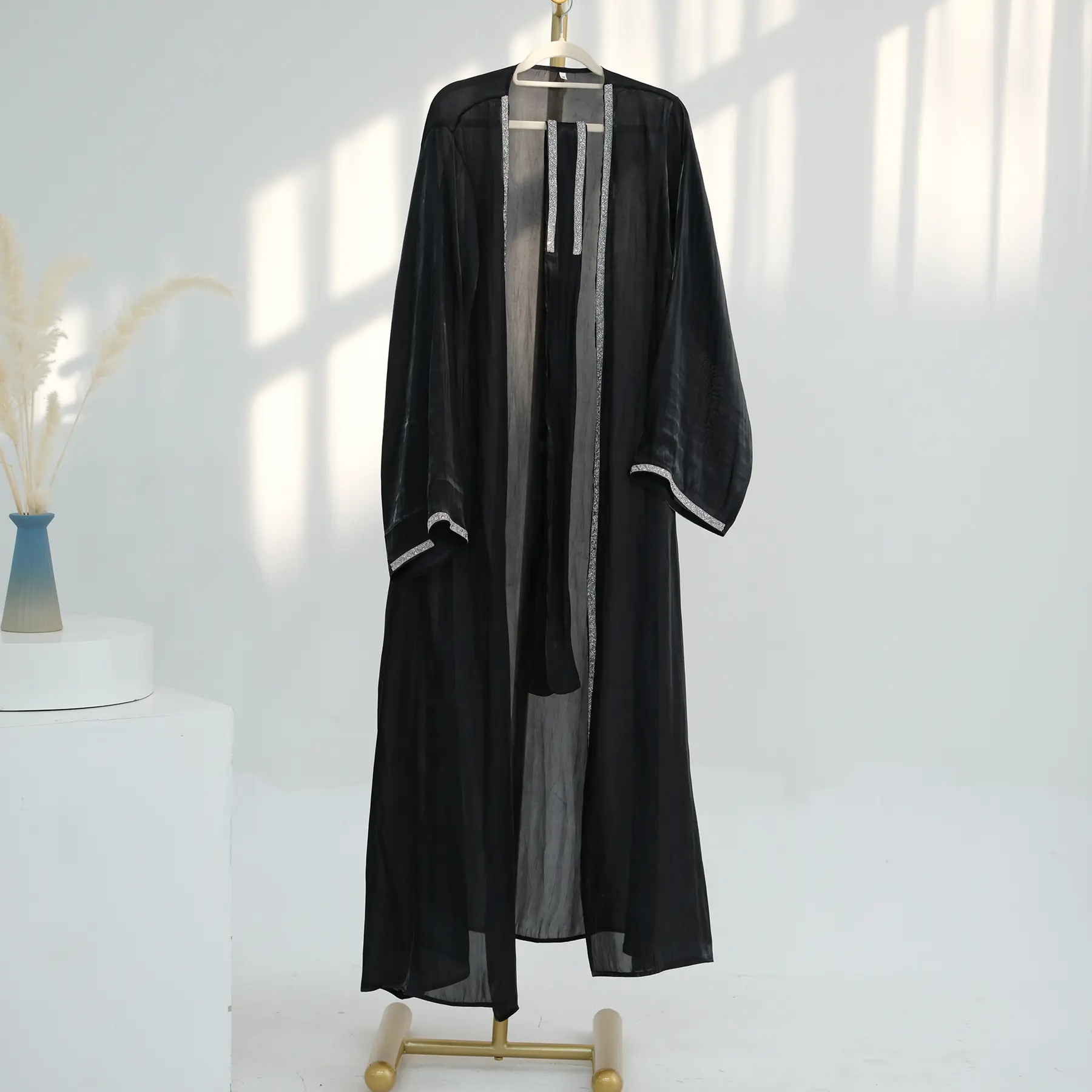 2024 Custom Islamic Clothing Dubai Luxury EID Modest Abayas with Rhinestone Kimono for Muslim Women Dress Sparkly Open Abaya