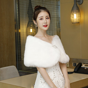 Accessoires châle robe de mariée blanche épaissie chaude cape de type lapin pour mariée et demoiselles d'honneur pour les saisons d'hiver - Product Image 4
