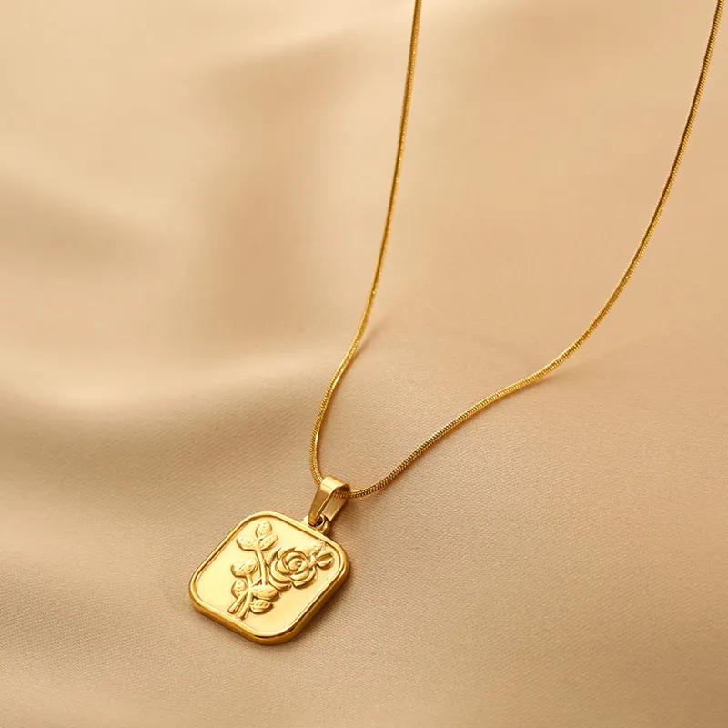 Fashion Jewelry Boho Flower Medal Pendant Charm 18k Gold Stainless Steel Rose Necklace for Women