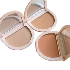Polvo Compacto de Larga Duración, Control de Grasa, Resistente al Agua y al Sudor, con Acabado Mate y Natural para Todo Tipo de Piel, 8g - Product Image 3