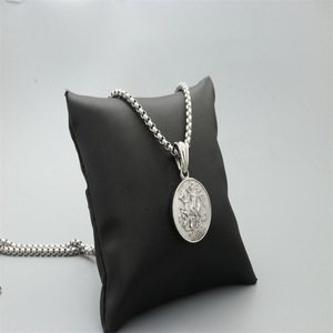 Collier avec pendentif chevalier Saint George en acier inoxydable, bijoux unisexes à la mode, cadeau - Product Image 2