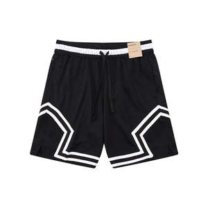 批发定制新款高品质美式街头时尚篮球短裤和足球短裤，采用速干网布面料 - Product Image 2