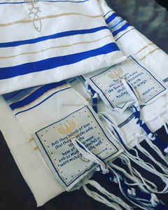 Tallit genuino de Jerusalén con diseños tradicionales, tallit de poliéster de cachemira ultrasuave con bendiciones bordadas - Product Image 1